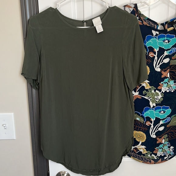 H&M Bundle Tops - Picture 2 of 7